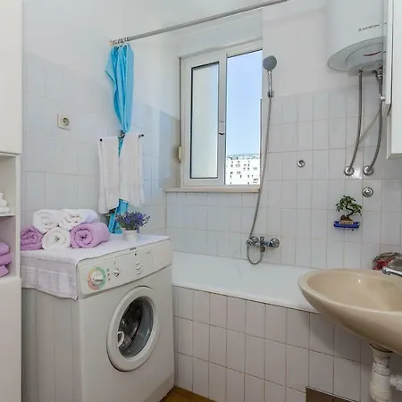Apartment Apartman Melvan Split