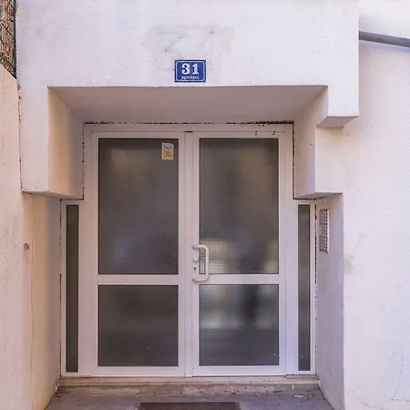 Apartman Melvan *